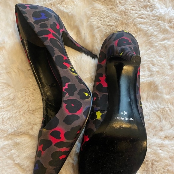 Nine West Women’s Animal Print Heels Open Toe Size 9 1/2 - Picture 4 of 9